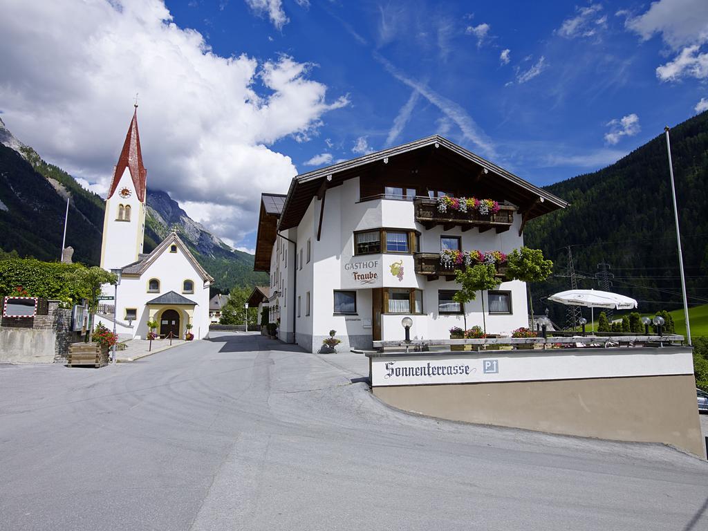 Hotel Traube Pettneu am Arlberg Esterno foto