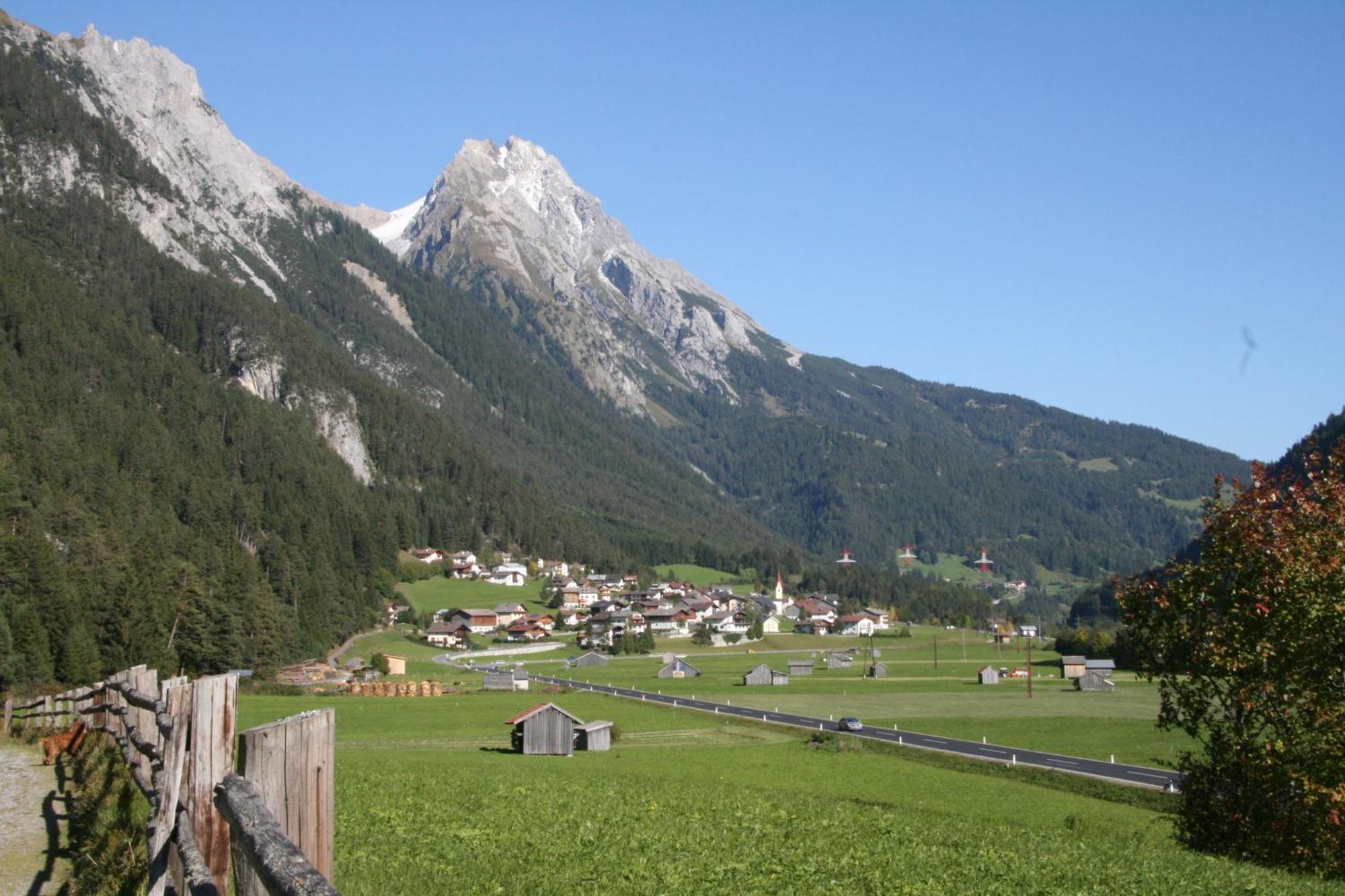Hotel Traube Pettneu am Arlberg Esterno foto