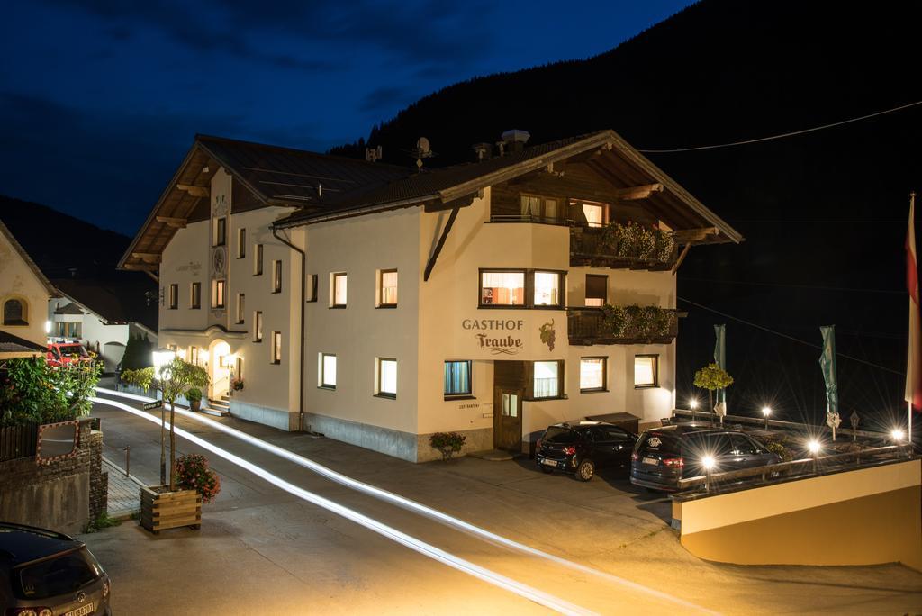Hotel Traube Pettneu am Arlberg Esterno foto